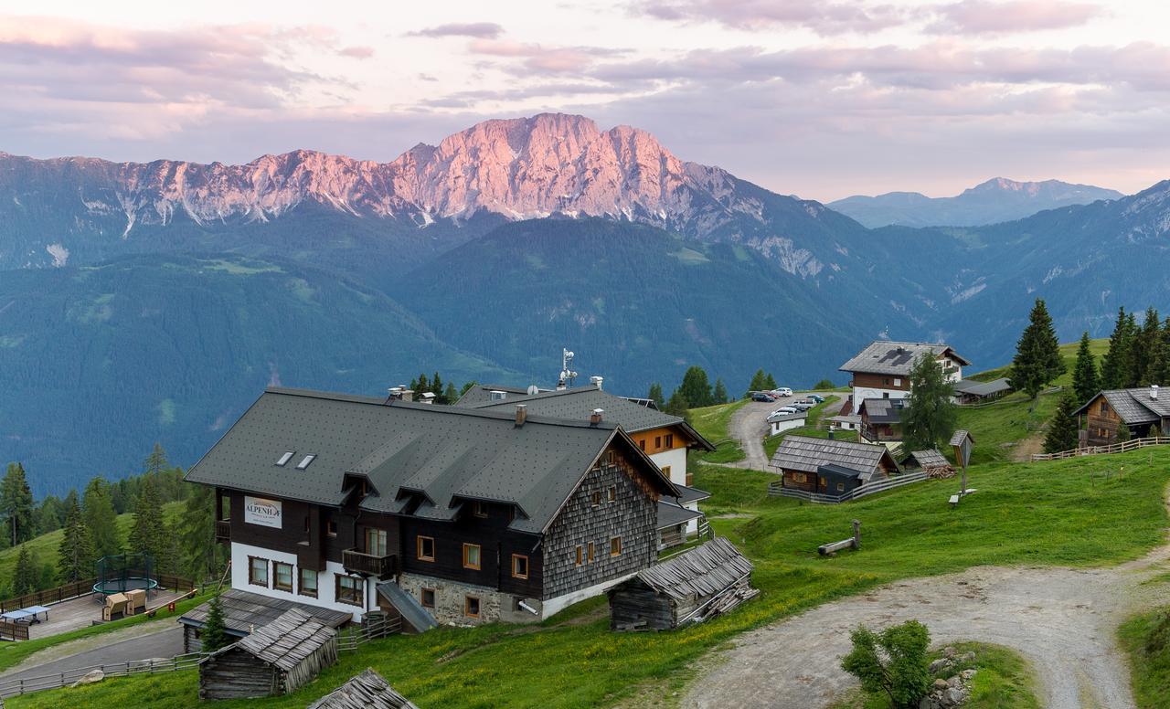 Sattleggers Alpenhof & Feriensternwarte Ξενοδοχείο Greifenburg Εξωτερικό φωτογραφία