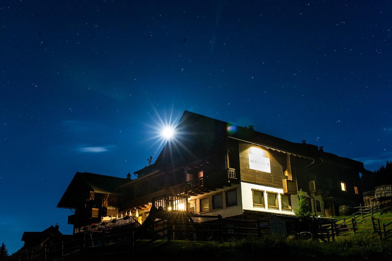 Sattleggers Alpenhof & Feriensternwarte Ξενοδοχείο Greifenburg Εξωτερικό φωτογραφία