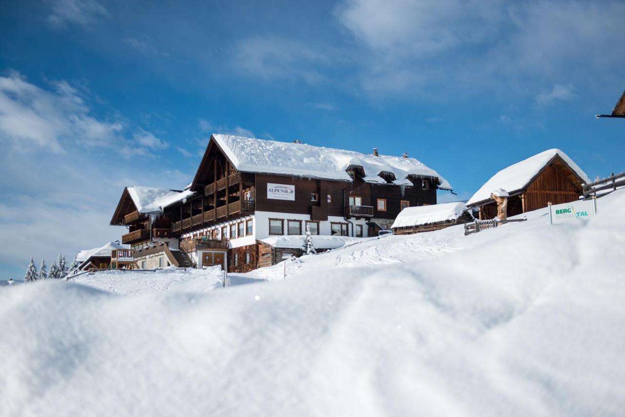 Sattleggers Alpenhof & Feriensternwarte Ξενοδοχείο Greifenburg Εξωτερικό φωτογραφία
